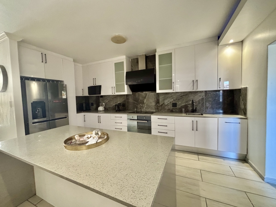 To Let 3 Bedroom Property for Rent in Parklands Western Cape